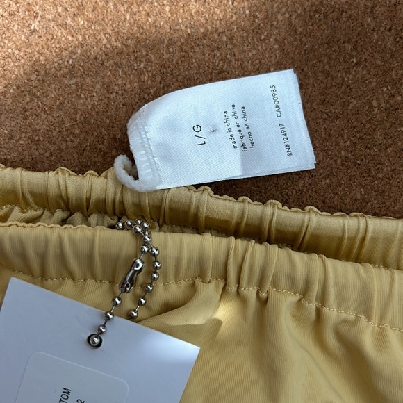 NWT - WeWoreWhat | Ruched Bikini Top and bottom solid sand size L - Picture 7 of 16